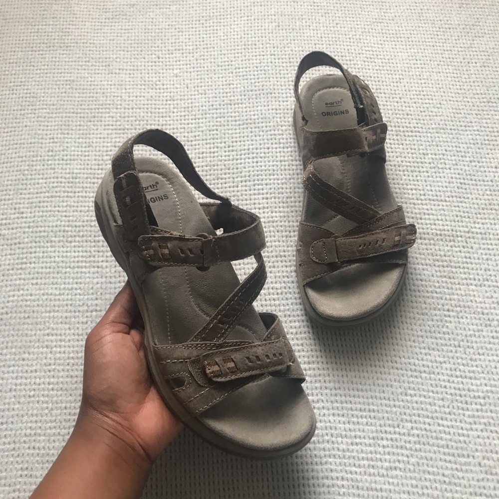 Earth Origins | Sophie sandals | size: 8.5 |